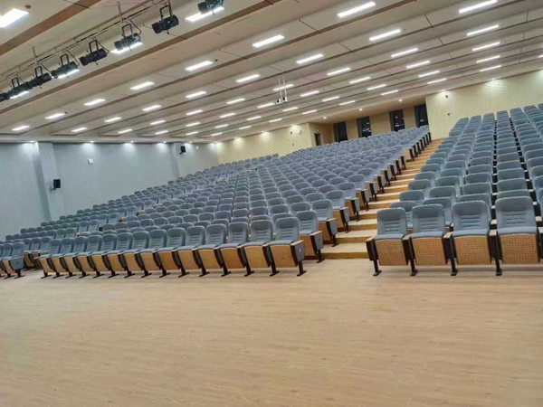 礼堂椅